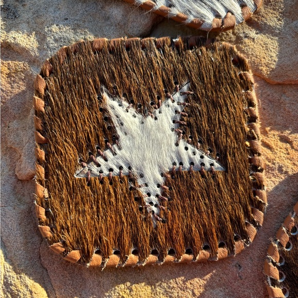 Cowhide square with star leather coasters set of 4 - Picture 3 of 8